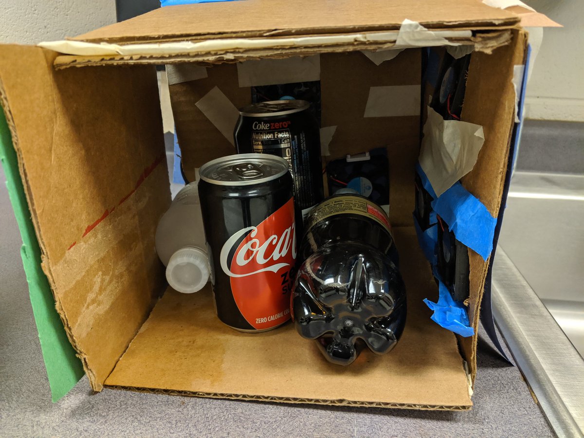 amandacurlin5's tweet photo. A couple of students made a "mini fridge" using @littleBits fans. We put drinks in it to see if it would keep them cold and it did! #murrayschools #mmslibrary https://t.co/6papxd2rKJ