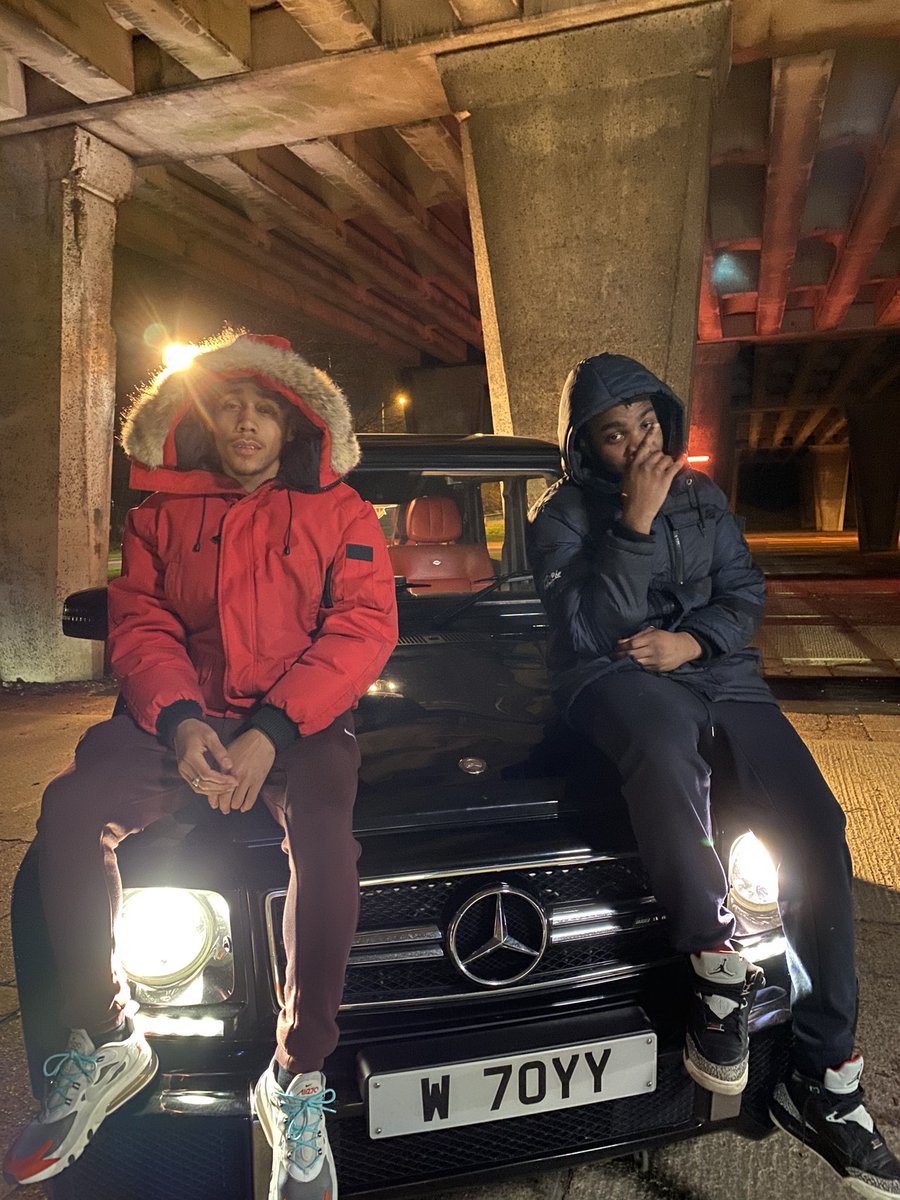 I’m a one man army in a Benz truck 🎥🎥