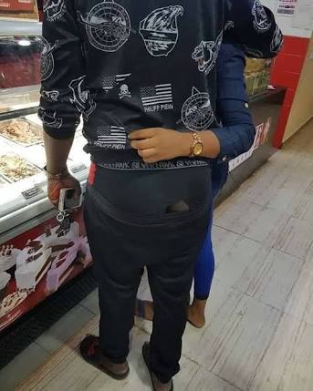 symplyDAPO's tweet photo. Later you guys will come in here and be saying you don't want boxers for valentine gift. 😂😂😂😂🏃🏃🏃🏃 https://t.co/xJSRwHfFjT