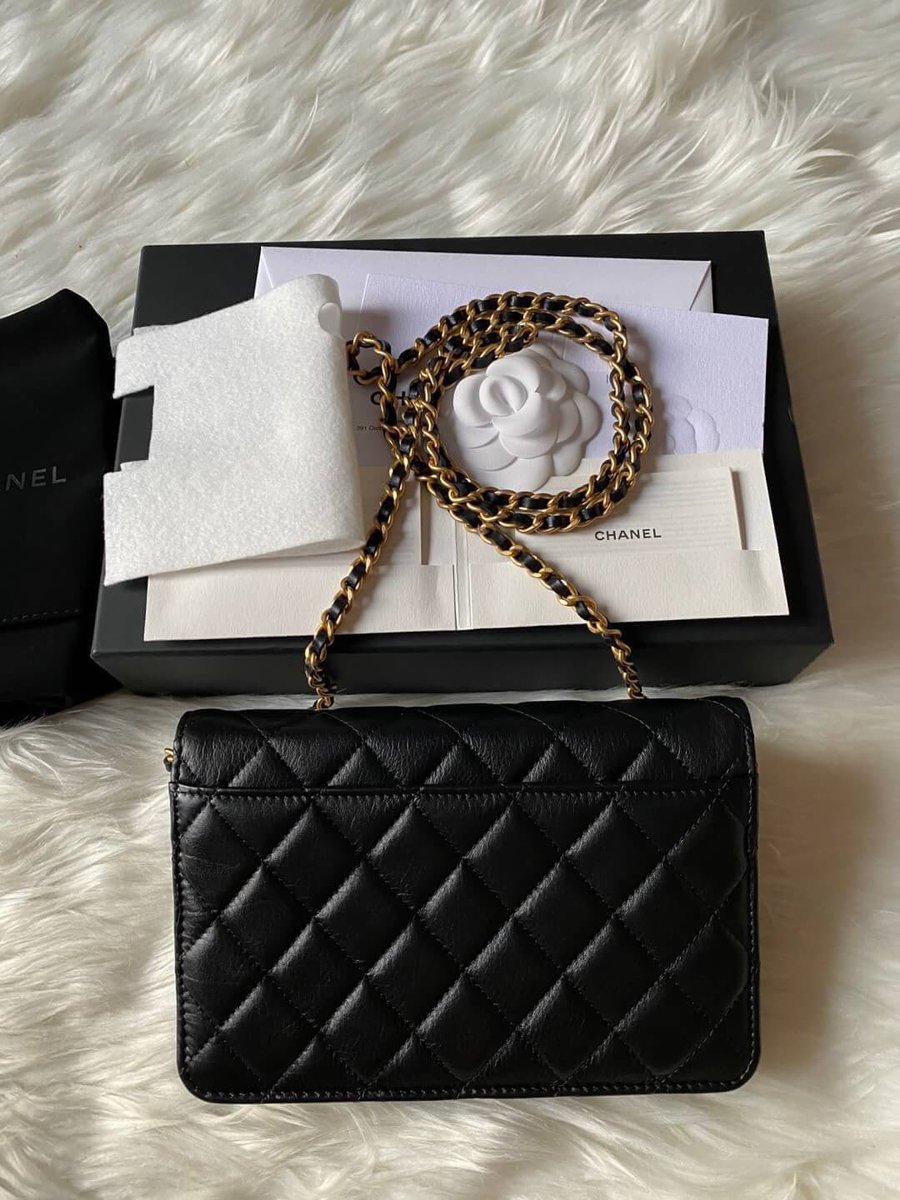 Malinni9's tweet photo. .
                         " CHANEL "
              Chanel woc holo29 full set
price : 121,900 THB free EMS 
อุปกรณ์ : ถุงกระดาษ ถุงผ้า การ์ด บุ๊ค ใบเสร็จจริง ดอกคามิเลีย ซองใบเสร็จ ถุงรองก้น

#chanel #chanelแท้ #กระเป๋าchanel #ของขวัญวาเลนไทน์ #ของขวัญวันเกิด #ของขวัญวันเกิดแฟน https://t.co/z7zuQejtUf