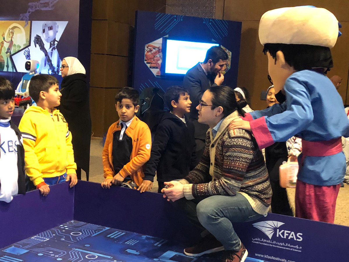 danicarzap's tweet photo. Another day full of ideas from the audience at #KFAS Festival on how to use #swarms in the real world: #agriculture, #firefighting, #transportation... Asking citizens brings benefits to both society and researchers @kfasinfo @1001inventions @engage_bristol @sabinehauert https://t.co/vUOhFi6JIZ