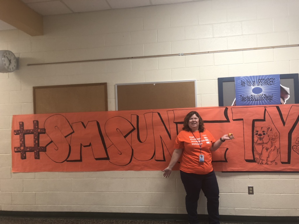 SouthernMSAACPS's tweet photo. Southern Middle Celebrates #unityday2019! Wear orange. You are #AACPSAwesome 🍊🍊 https://t.co/q38awxijYl