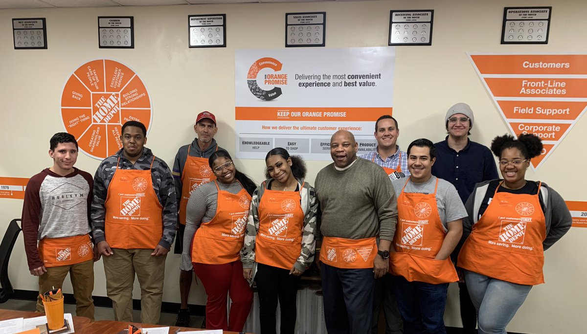 derekpnorton's tweet photo. 2nd orientation of the new year for 501.  Excited to see what these new associates can do for team. 501 💪🏻. https://t.co/cV4S4ii2hC
