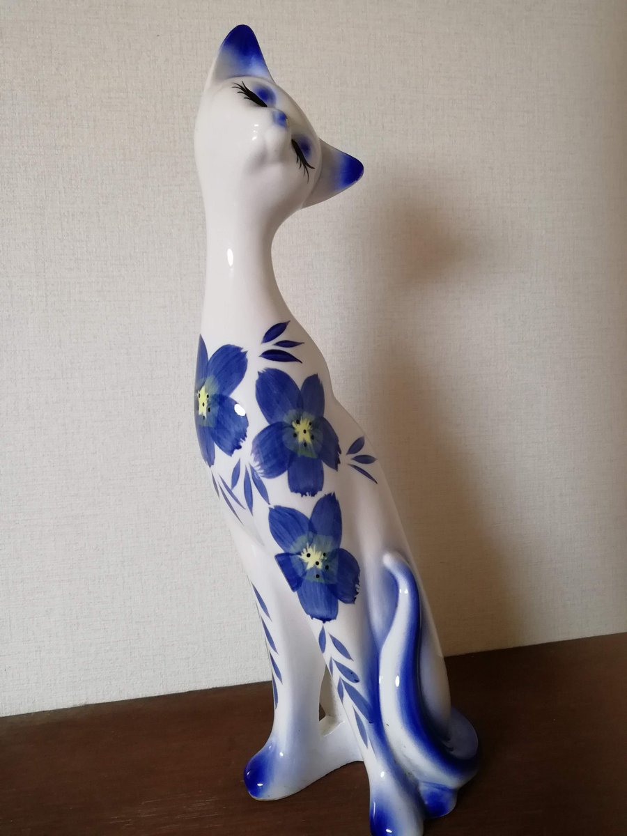 陶器の猫 陶器の猫