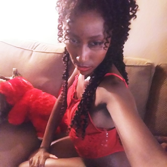 So lonely who wants to be my Valentine #valentines_day https://t.co/2Qdszotnpf<a href="/tag/valentines_day"class="tags">#valentines_day</a>