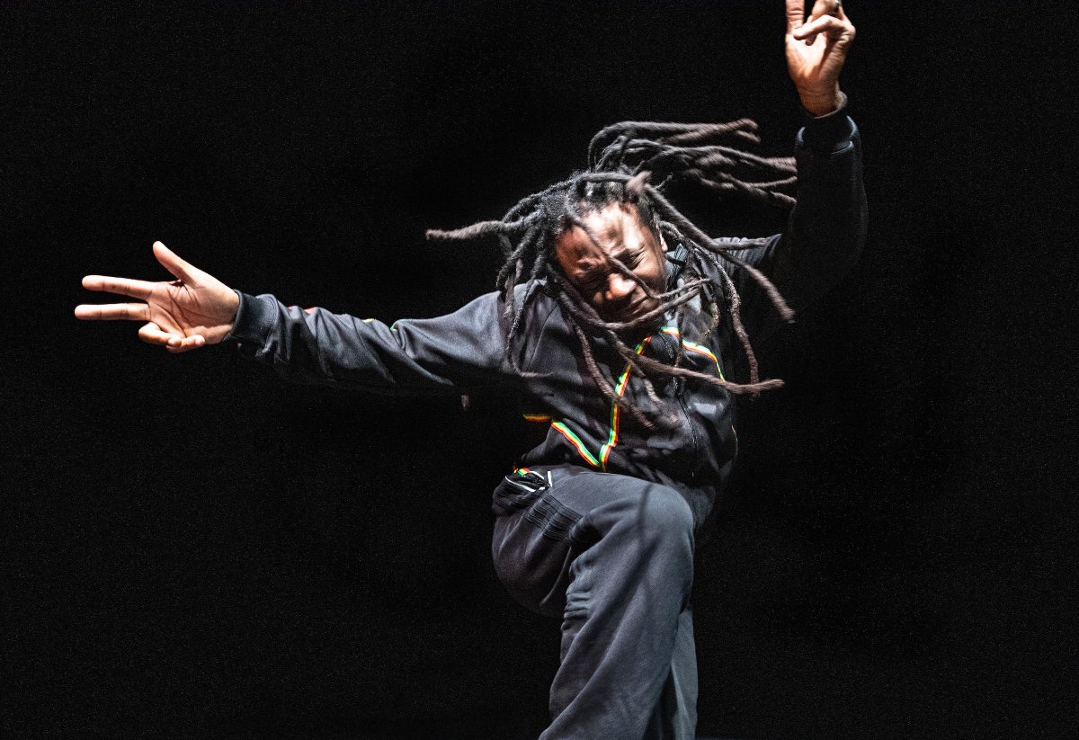 TheGulbenkian's tweet photo. ⚡What a line-up curated by @FOpokuAddaie for #SystemsLAB #mixedbill
@MsBeckyNam #ExhibitF
#THEOINART #FragilityofMan
#FfionCampbell-Davies @TheRookieLife #BeyondWords
@Jonzid #AeroplaneMan
📅6 Mar, 2020
🎟️https://t.co/RDeYCrZNs1
📸Foteini https://t.co/8eMIWXjuS8