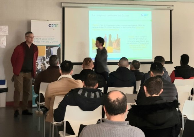 @penin_marc <a href="/SarahNiravong/">Niravong</a> <a href="/EmilieViaud/">Emilie Viaud</a> @poleemploi_HDF <a href="/GRDF/">GRDF</a> <a href="/RIFFARDCAROLINE/">RIFFARD CAROLINE</a> <a href="/benoitpetit29/">Benoit Petit</a> <a href="/DebreyneF/">DEBREYNE Frédéric</a> <a href="/CelineToumi/">Céline TOUMI</a> A visionner attentivement et à partager sans modération ! Pendant ce temps au lycée Baggio ce jour :
👷‍♂️recrutement de nos futurs collègues en alternance #Grdf <a href="/WLGaz/">Whittenton Law Group LLC</a>. Vert l'Avenir 🌱