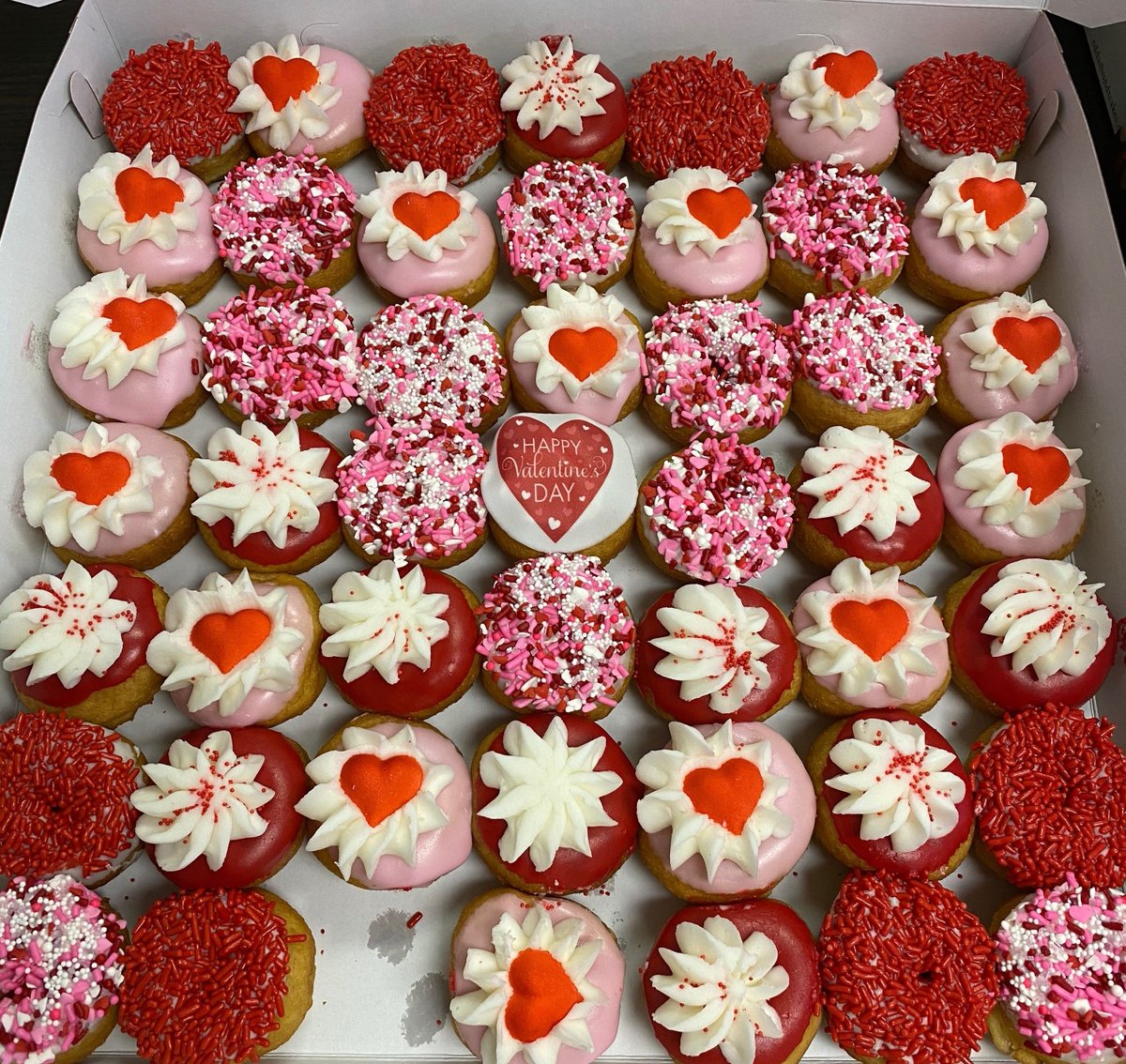 IVFMDFlorida's tweet photo. Cheers to a lifetime of Valentine's Days with these donuts! Our Cooper City Office just received this delicious gift from one of our patients. Thank You so much! 😍
#valentinesday #happyvalentinesday #IVFMD #IVF #Hope #FertilityDocs #Fertility #WeMakeBabies #MiraclesHappen https://t.co/X1u1tmy1hU