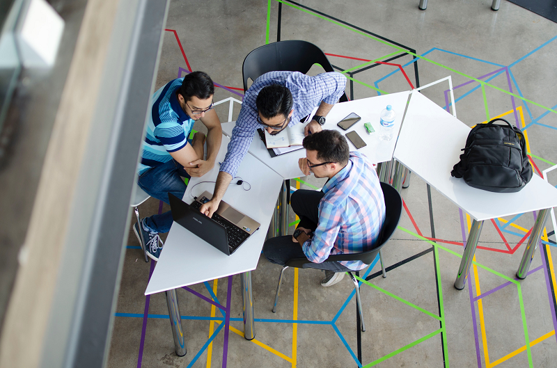 MDC_Magazine's tweet photo. Planner, la #tecnología ha cambiado la forma de hacer #negocios 💻🤝.
Hoy te traemos las 4 nuevas reglas que son un must de aplicar. Colaboración de Gustavo Barcia @g_barcia, CEO and Founder #NeededEducation 👉 https://t.co/RTSfOraj1E #PlannerTips | #eventprofs https://t.co/sOBWjE0poQ
