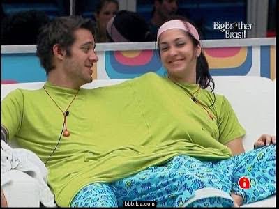 fofocasbbb_'s tweet photo. Por favor alguém da esse monstro pro @guinapolitano e pra @BiaAndradeOfc eles precisam se acertar #bbb20 #biancos #guianca https://t.co/5OFv6E2S4K