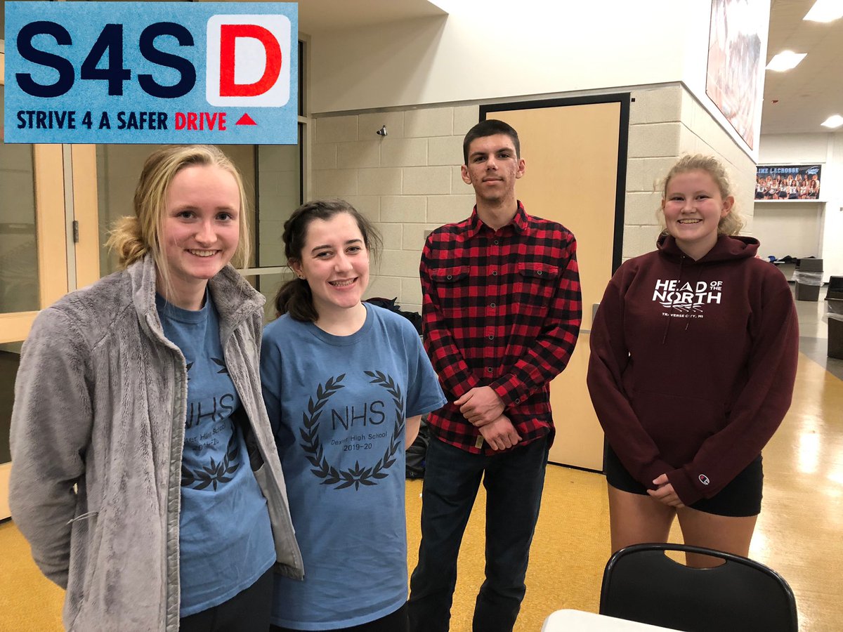 Drive_Smartly's tweet image. Skyline &amp;amp; Dexter high schools working together this year to make safe driving a priority in our communities. Strong work!
In only a few hours they secured over one thousand signatures for their #S4SD safe driving pledge. 🇺🇸@SkylineSkyWell @DexterSchools