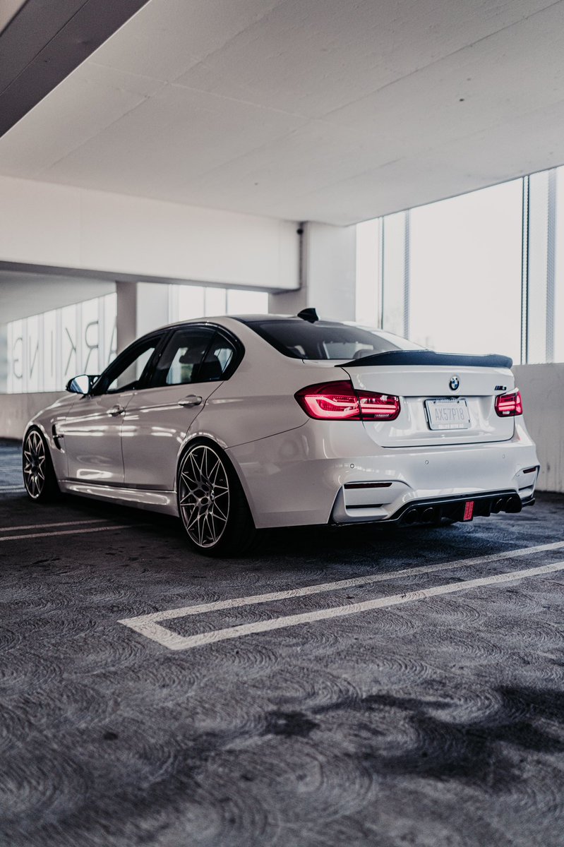 Lifewithkg's tweet image. She’s coming along nicely😍 
#bmw #bmwm3 #f80m3 
follow my build on youtube!! youtube.com/channel/UCVHqA…
