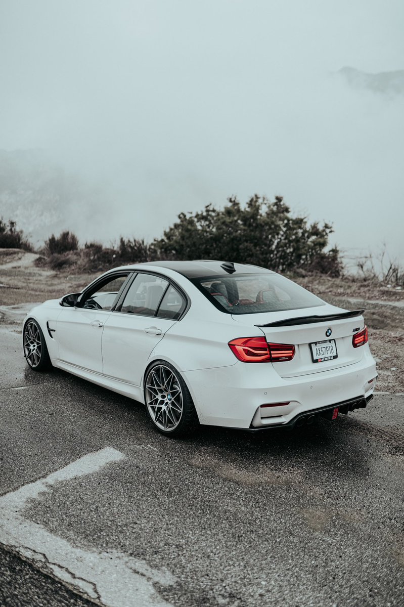 Lifewithkg's tweet image. She’s coming along nicely😍 
#bmw #bmwm3 #f80m3 
follow my build on youtube!! youtube.com/channel/UCVHqA…