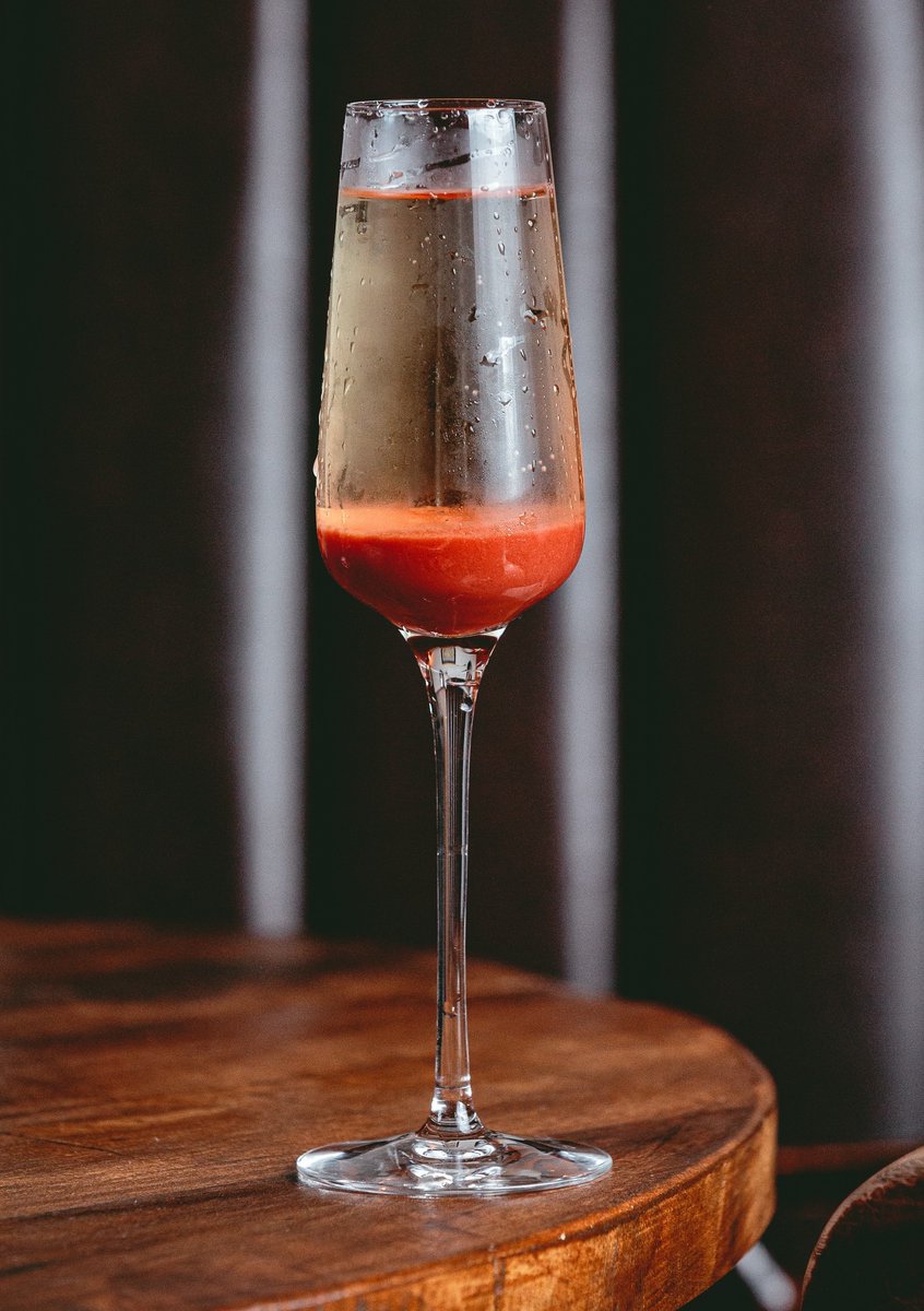 Need some motivation to overcome #humpday? Our special 2-for-1 cocktails for Dine Out Club members might just help with that! #cheers 
dineoutclub.co.uk
