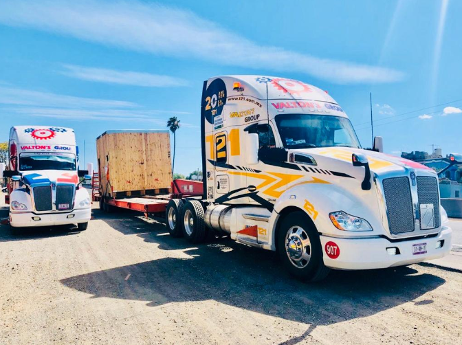 GrupoT21's tweet photo. 🚛 Seguimos en el camino con @ValtonsG, ¿nos has visto rodar por la carretera? Compártenos una foto, estamos en la ruta Veracruz - León, Guanajuato.
#GrupoT21 #ValtonsGroup https://t.co/TYw63RY9P3
