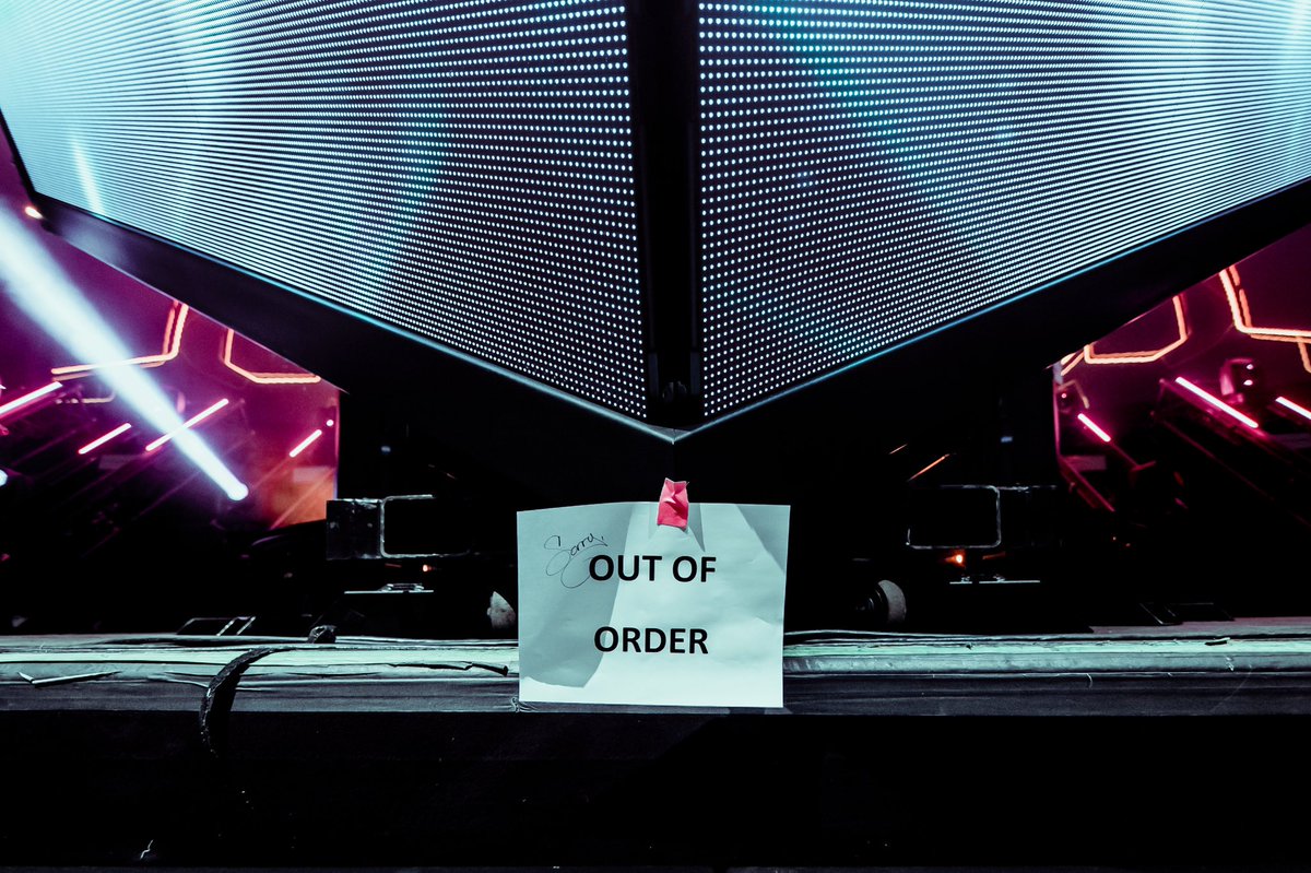 deadmau5's tweet image. horde of the US... we made it. 36 shows, 17 cities and +150,000 of you with us throughout this epic journey. the last 6 months have been so damn good. from Joel and the whole cube v3 team, thank you for being apart of it. what next? we’ll let you know soon enough.... ;)