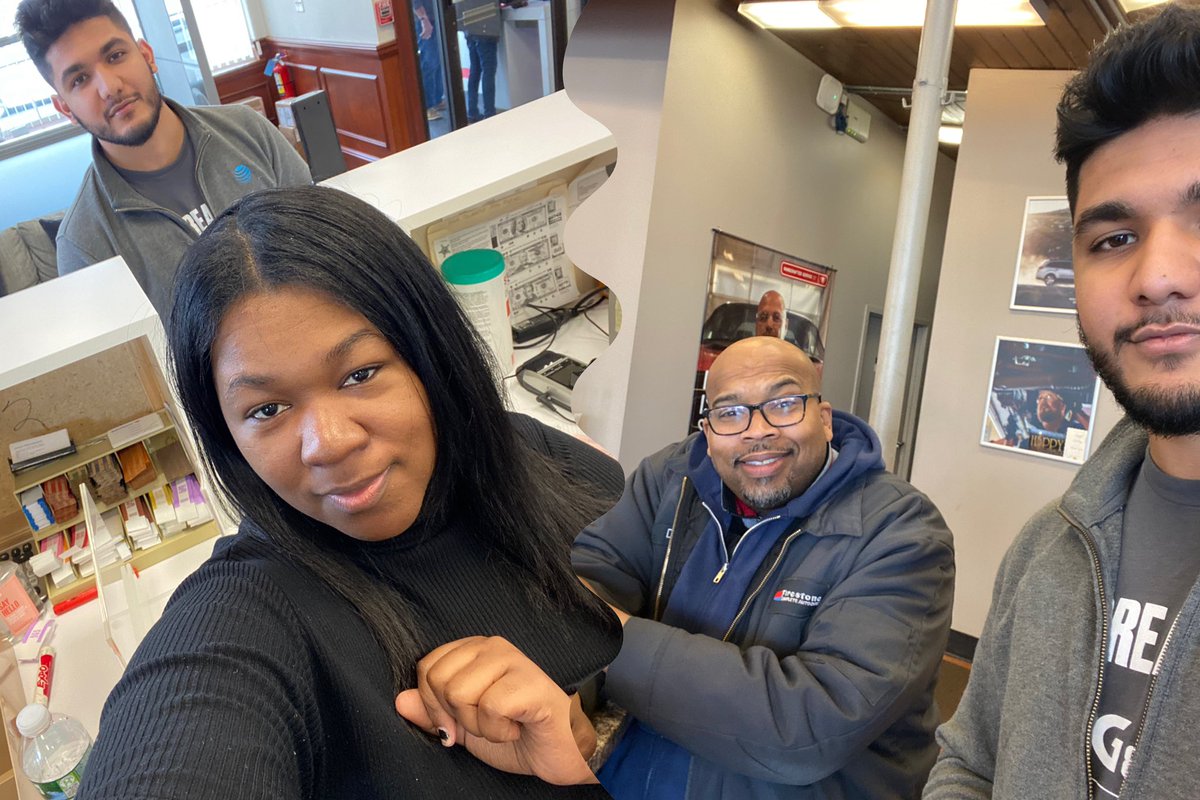 bapao__'s tweet photo. Syedd meeting the neighborhood businesses 🤝📊  #ATT #MeetTheNeighbor #NYNJStateOfMind #ATTSignature https://t.co/3ooc6J4DVs