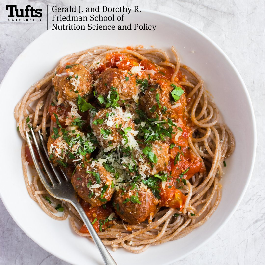 Our healthy take on classic spaghetti and meatballs: Plant based meat balls with whole gran pasta and a sprinkle of Parmesan on top! 
Recipe: bit.ly/2uurib7