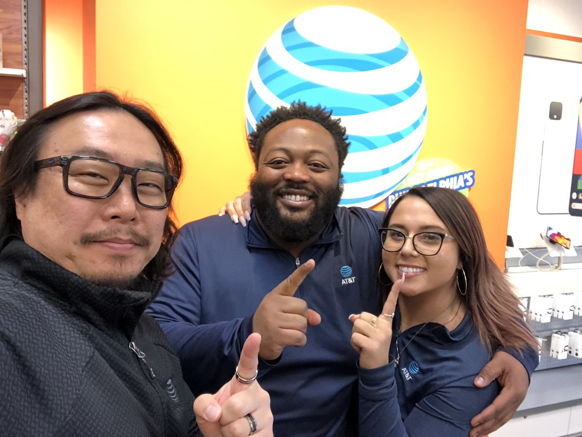 Move4Hong's tweet photo. Helping out our partners/family getting it done! #primeatt #OHPA @CarolineeeeRose @Trisha__Torres @Justin_Balla @WilliamGStovall @Stacylynnnnnn https://t.co/pY4aR5ELTK
