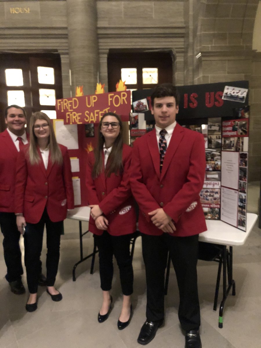 masonfacs's tweet photo. East Newton FCCLA members presenting their STAR Events projects at the Capital today. #moacte #eastnewton #fccla #enfccla https://t.co/tbjFTn3EmD