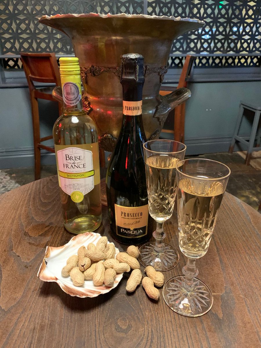 We're fully booked in Wallingford for Valentine's Day evening, so to get you out of trouble boys come tomorrow (Thursday) and order a full kilo of mussels and sides to share and we'll throw in a bottle of prosecco or house wine!!