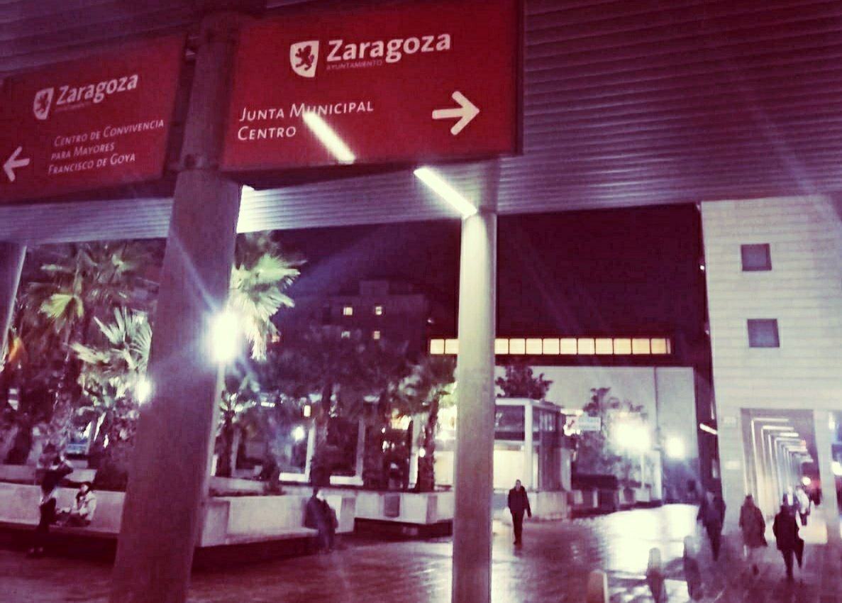 🙂🙂 Hoy #Aragóndespierta nos hemos presentado oficialmente ante la Junta del Distrito Centro de #Zaragoza. 

👨🏻‍💼👨🏻‍💼 Nuestro compañero <a href="/lorengas/">Lorenzo Gastón</a> ha explicado los fines de nuestro colectivo así como algunas de las próximas actividades que vamos a realizar en este ámbito.