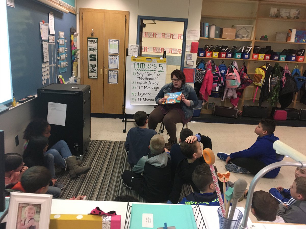 We are learning about Philo and the 5 ways he solves problems with the awesome Mrs. Ford to wrap up the day! ⁦<a href="/BmeCmsd/">BME_CMSD</a>⁩ ⁦@weareTEAMology⁩ ⁦<a href="/mrsfordcmsd/">Jennifer Ford</a>⁩