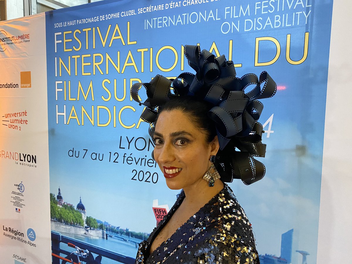 TrayssacT's tweet photo. Remise du prix 🏆 meilleur court métrage documentaire @HandiFilmFest à Aurélie GURDAL pour Le Pari d'Annette 📽 remis par @MaryseWolinski @ValerieTherond @OrangeAuRA 🎬 le festival de cinema pour tous les handicaps @InstitutLumiere @FondationOrange @SesameAutisme @GNCRAutisme https://t.co/STR1MiZDIy