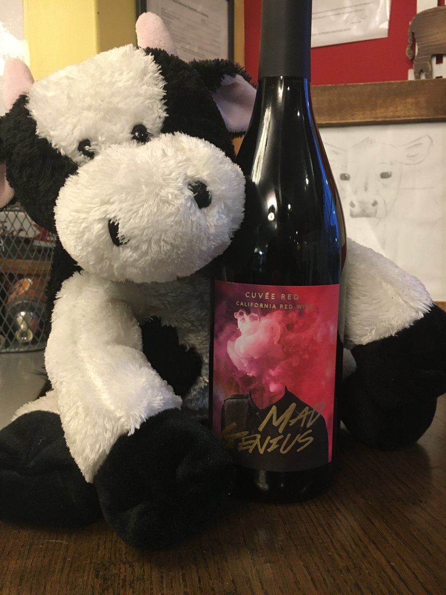 BonesBurgers's tweet photo. Welcome back to #WineWednesday at Bones Oakley!

•25% each bottle of wine

•15% off each glass

Come in and try the #WineOfTheWeek the Mad Genius Cuvée Red Wine- a medium bodied full volume mid palate wine, with cherry, strawberry, vanilla and oak aromas

#WineTime #cincydrinks https://t.co/ASZa45BFRc