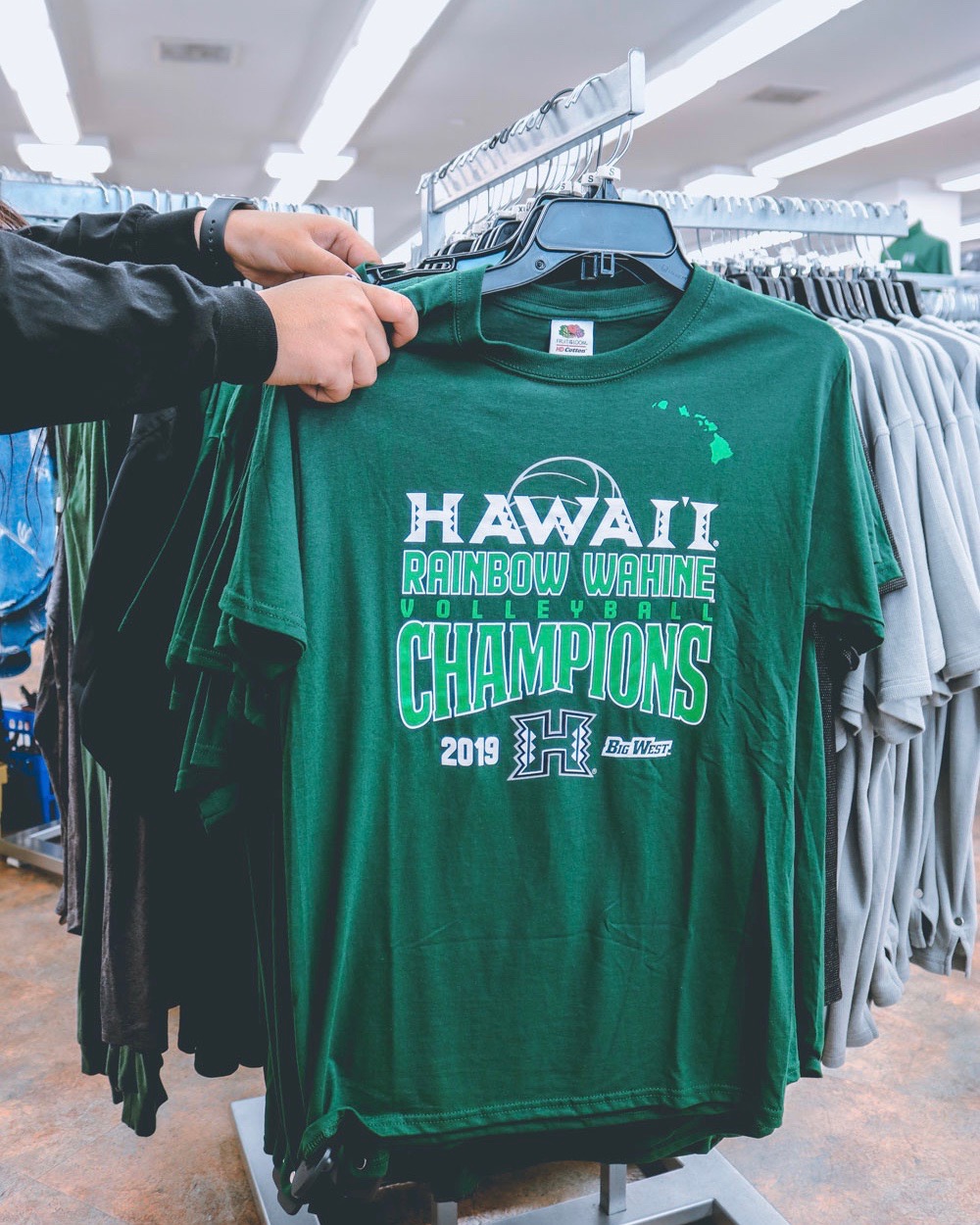 Uh Wahine Volleyball Shirts uh-wahine-volleyball-shirts