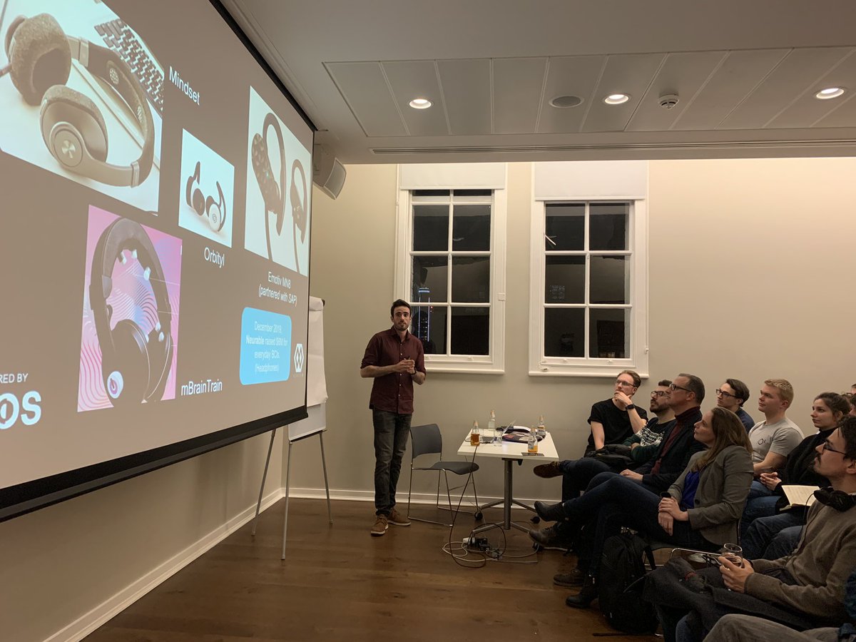 NeuroTechLDN's tweet image. Javier talks our London #neurohackers through #hearables in the neaurotwch space, featuring @mindsetdev and @mBrainTrain