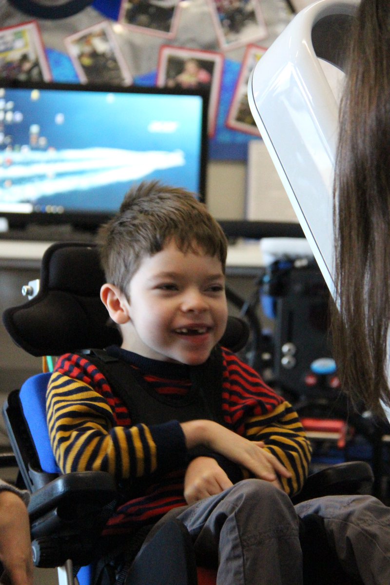 WillowDeneSch's tweet image. Developing consistency in our responses as we interact with the props in our story &apos;Blown Away&apos; by @RobBiddulph #LanguageandLiteracy