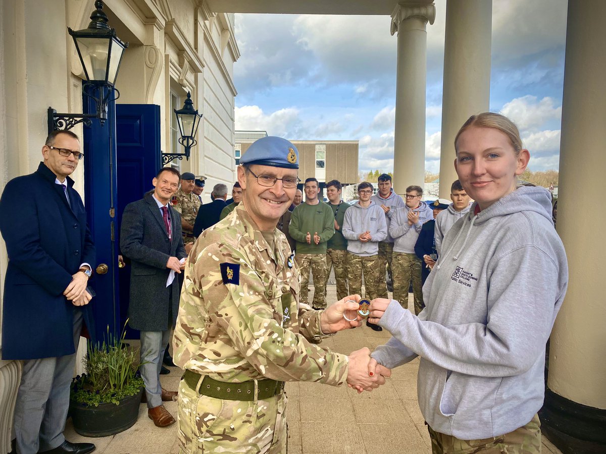 Today we welcomed Director @LWC_UK Maj Gen Illingworth to #DSPG where he got to witness first hand our excellent collaborative partnerships in national Policing, Security & Guarding Training with @MODPolice @HantsPolice @Be_HSDC @UOP_ICJS_CFS @1MPBrigade #PolicingExcellence