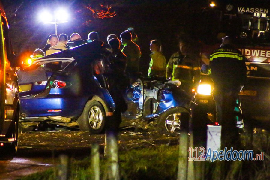 Automobilist overlijdt na botsing tegen boom in #Vaassen. 112Apeldoorn.