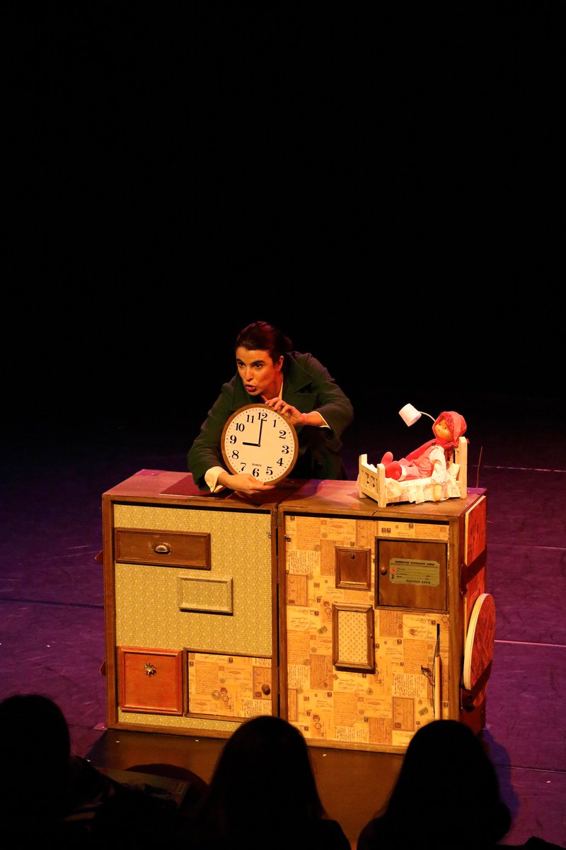 Ericenat's tweet photo. Homenaje a 'Cuentos por teléfono', de Gianni Rodari en la Sala Mirador. 'Ring, ring, cuénteme', todos los sáb a las 17h con Trastapillada Teatro
https://t.co/wNgY8eMyui https://t.co/Pccmh7rtho
