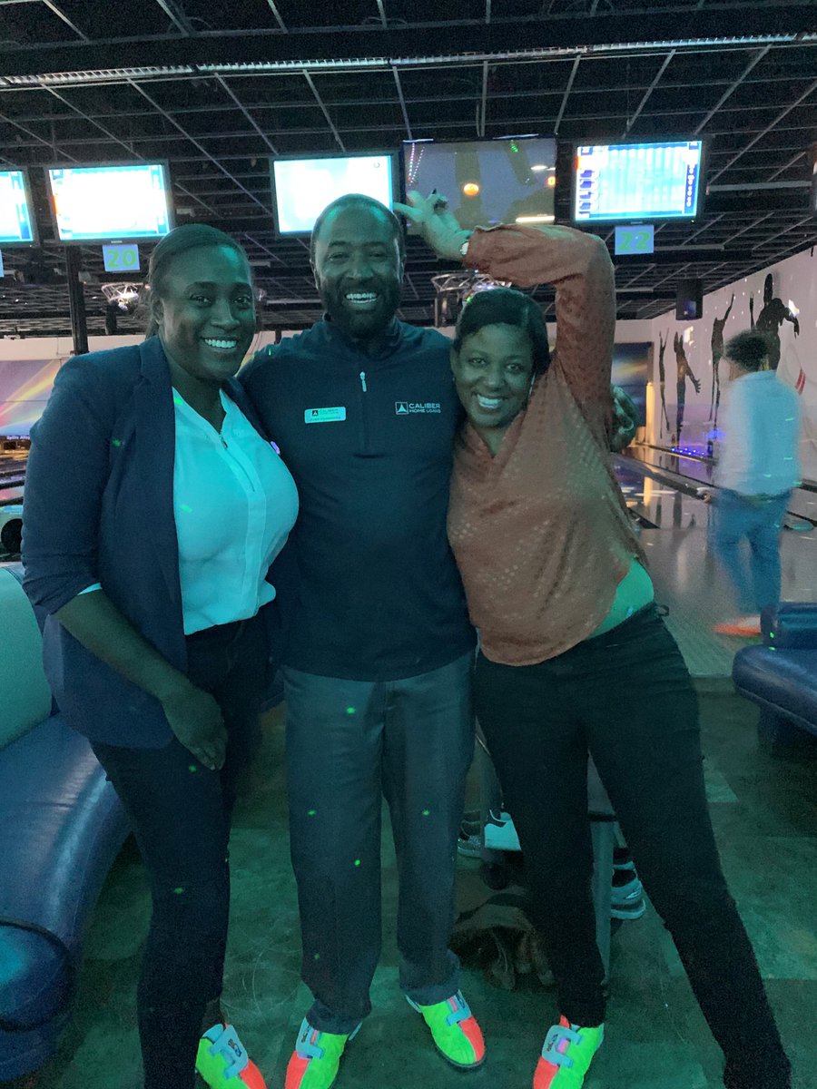 caliberhomeloan's tweet photo. The Chattanooga branch rented out their local bowling alley, and 50 of their dearest agents came through for some action. Great turn out! We ❤️ our agents! #caliberrulesretail #strike #wheresyourlender https://t.co/apXm2EeyTG