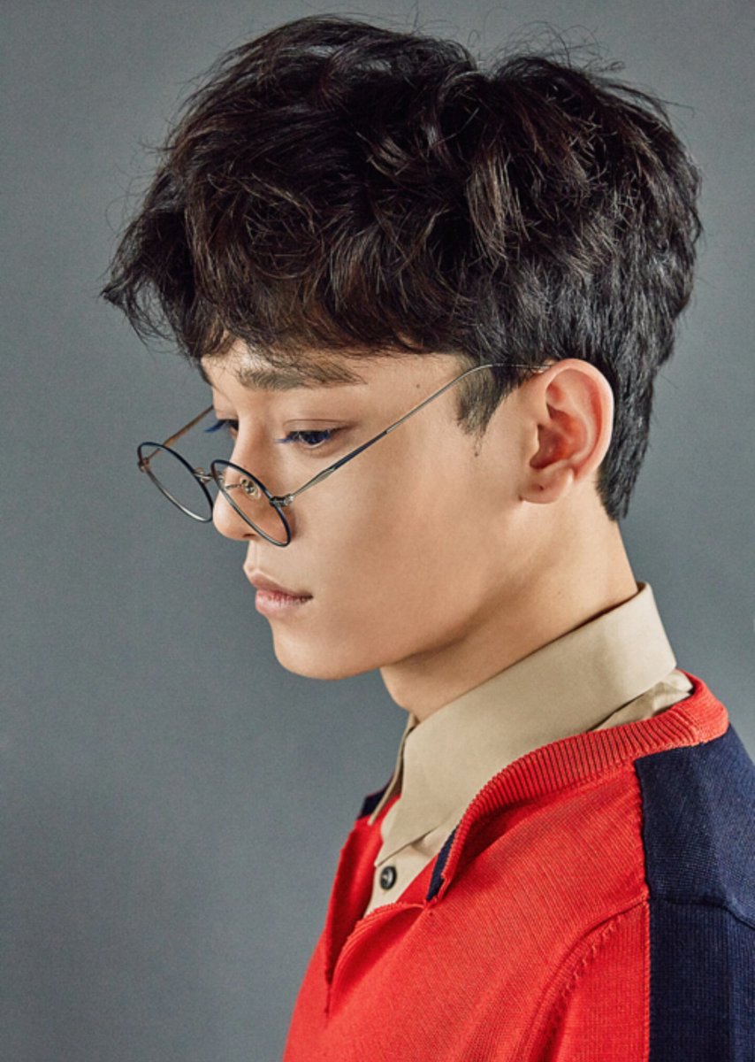 dorkyngsoo's tweet photo. EXO Xiuchen SNS AU

jongdae who always stands for the good and feels like a superhero after doing something good &amp; minseok doing crimes. while minseoks doing crimes to make money, jongdae found a new hobby. teasing and annoying minseok is just too much fun for him. https://t.co/IFLJdBCnJB