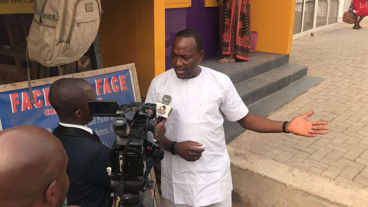 Marmatbada's tweet photo. #deledetermination ....... Dele believes the only way she could return this goodwill from all Nigerians toward her is to become a nurse and return this good gesture. https://t.co/09XxaW1rof