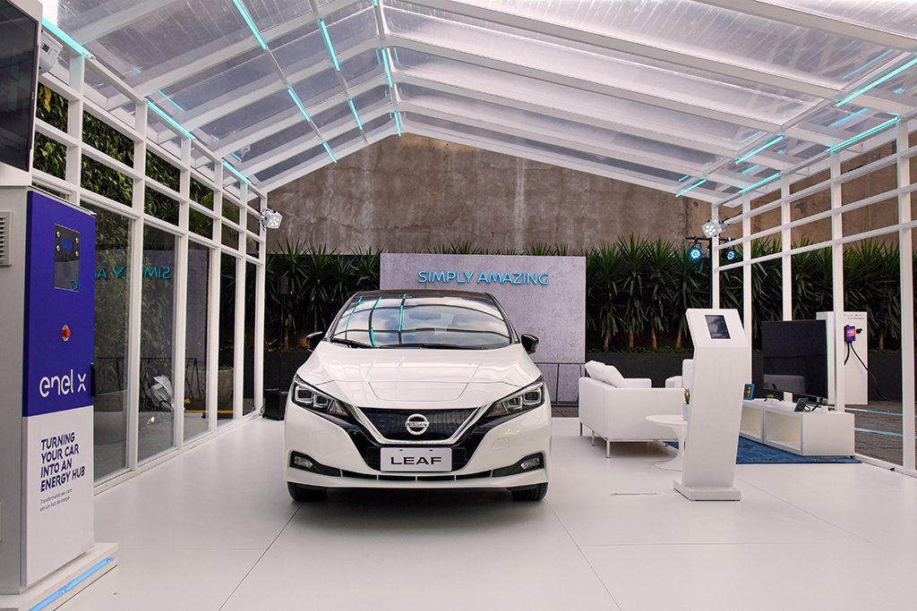 StephenHoltzman's tweet photo. #NissanLEAF está exposto na ABCasa Fair. #Nissan mostra modelo 100% elétrico no evento, em #saopaulo @NissanBrasil #NissanMotor #ABcasafair #ABCasa #VehicleToGrid #V2G #Abcasa2020 https://t.co/xFV0pvzCYp https://t.co/02V3puO2cO