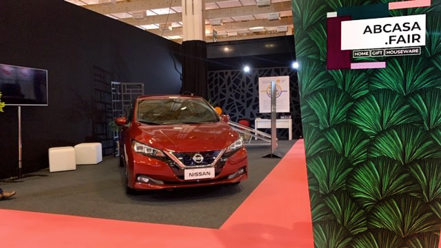 StephenHoltzman's tweet photo. #NissanLEAF está exposto na ABCasa Fair. #Nissan mostra modelo 100% elétrico no evento, em #saopaulo @NissanBrasil #NissanMotor #ABcasafair #ABCasa #VehicleToGrid #V2G #Abcasa2020 https://t.co/xFV0pvzCYp https://t.co/02V3puO2cO
