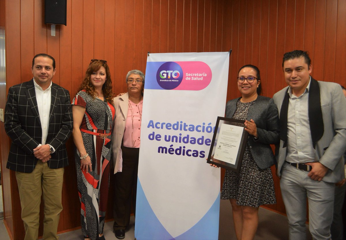 DanielDiazGto's tweet photo. Es un gusto entregar 43 dictámenes de Acreditación al mismo número de unidades médicas del Estado, refrendamos el compromiso de trabajo con nuestros pacientes @diegosinhue @comsocgto @sntsa_37 https://t.co/jgziXF12xp