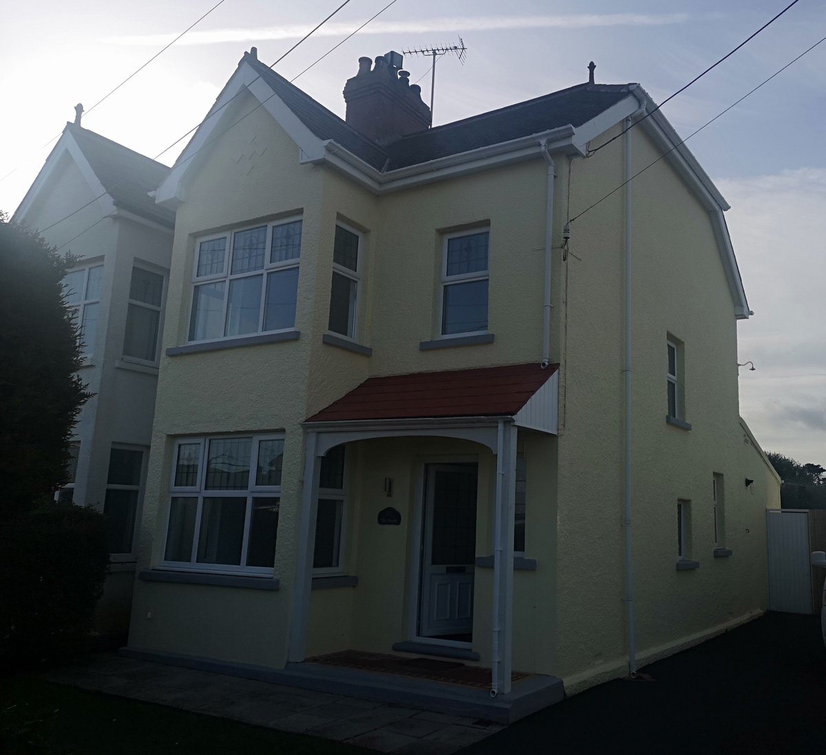 StructSurvey's tweet image. Holiday homes and family homes surveyed today by the team including this lovely property for @WWProps in #Fishguard #Pembrokeshire