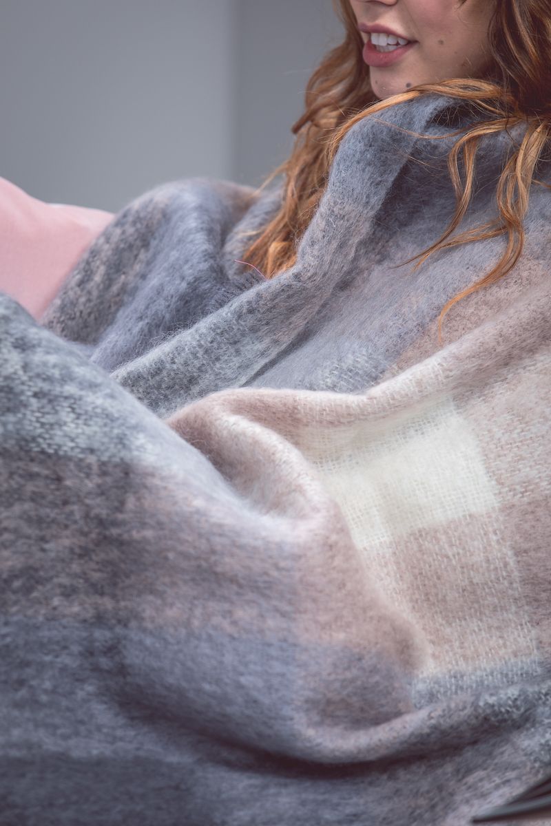 ✨Give her what she really wants this Valentine's Day... Foxford✨
A Foxford throw is the ultimate gift this Valentine's! Give her the gift that will hold so many memories and last a lifetime!
Perfect for snuggling up with on romantic nights in❤️
buff.ly/30WjhaH