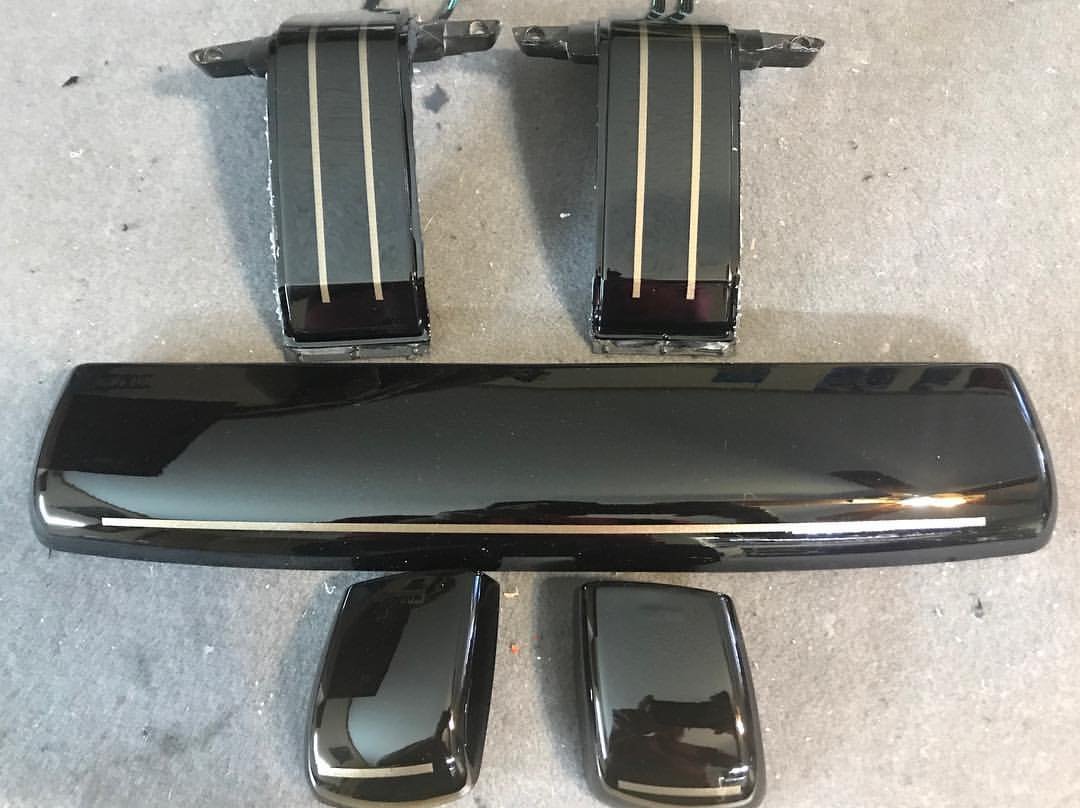SupremeRetroz's tweet photo. These Recon #CabLights and KlearzΒ #TowMirror reflectors look too good in black, with just a touch of bronze! π₯
βββββββββββββββββ
βCustom buildsπ
Text/call π²480-508-2620
Email π§ Sales@supremeretroz.com
To order now visit: https://t.co/7YYgRPGGqL https://t.co/6h8hJTR6uY