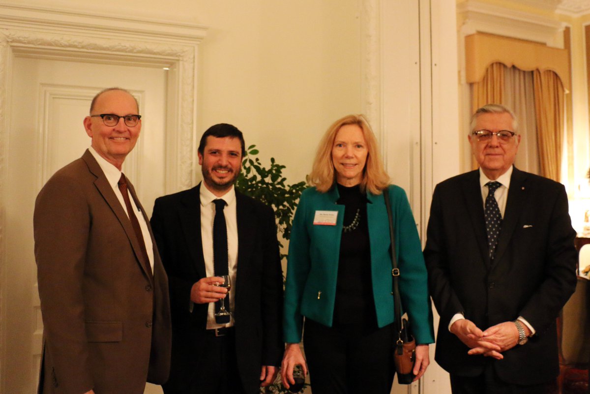 Nancy Tucker tweet media