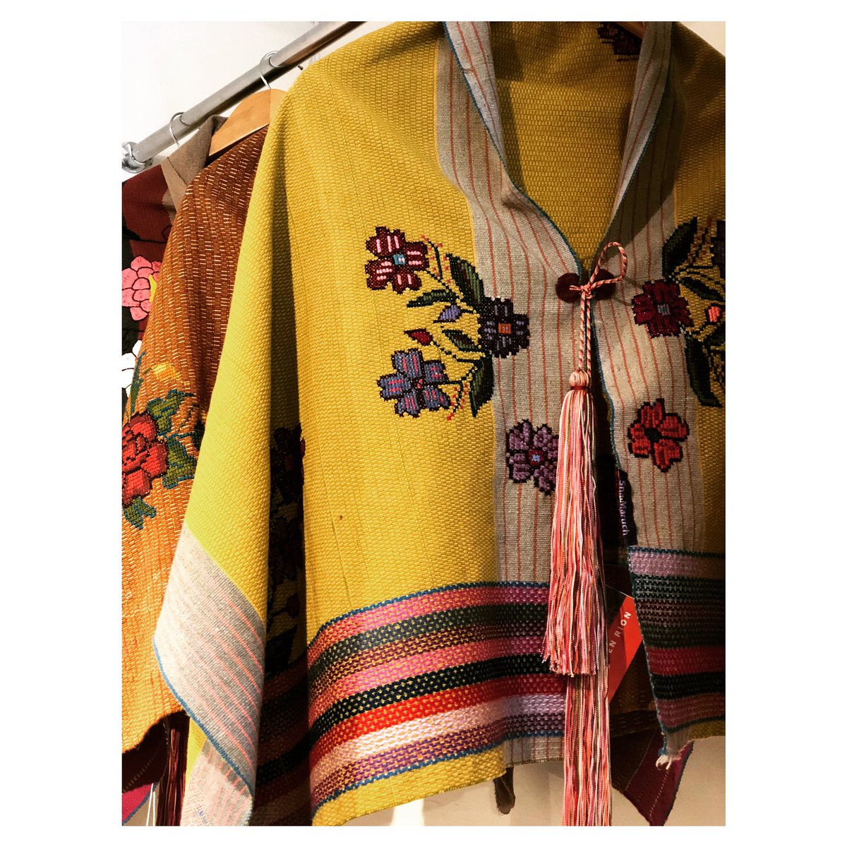 carmenrionmoda's tweet photo. MOCHEVAL en punto de cruz
Pieza de colección hecho por Antonia Sánchez de Zinacantan, Chiapas.
#Mochevaltradicional #Textil #Arte #Textiles #Mocheval #SnaMaruchCarmenRion #PaisajeMocheval #mochevales https://t.co/dXtZIU1BAO