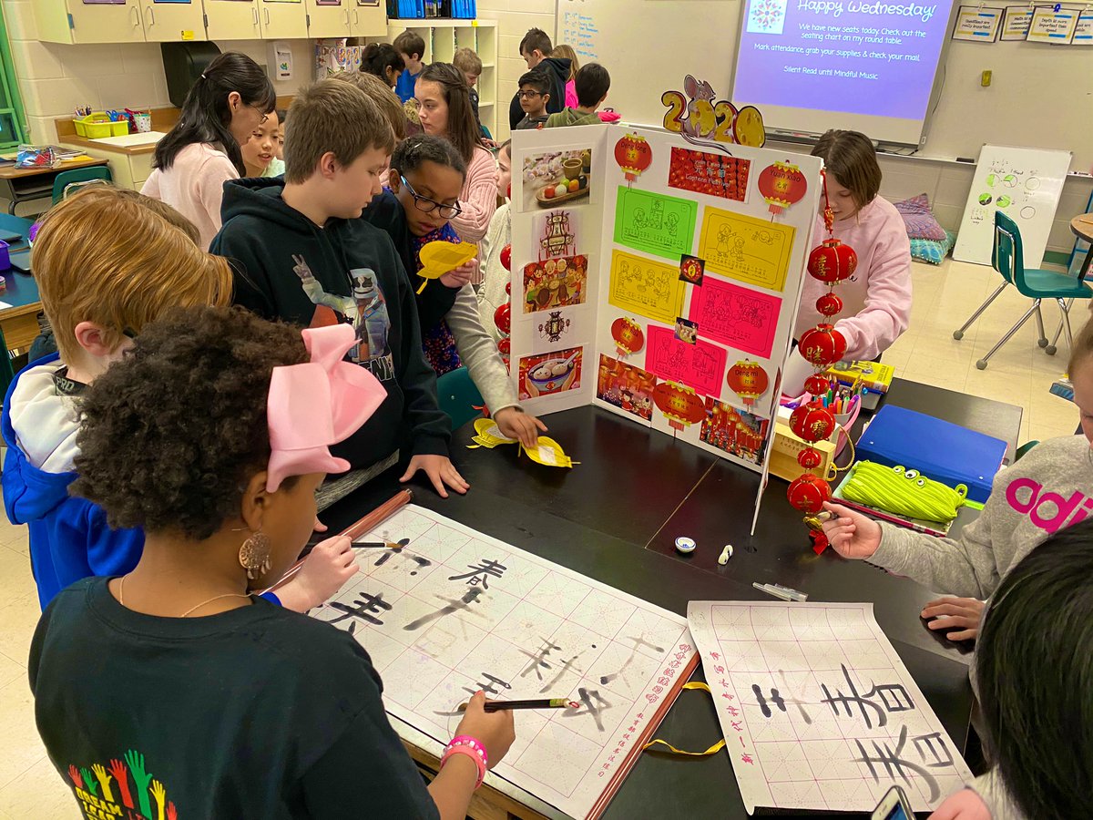 LittyMathaiEDU's tweet photo. Our students learned about the Lunar/Chinese New Year today thx to our amazing parents &amp; student leaders! 
We made paper lanterns, wrote Chinese characters, made origami bookmarks, &amp; practiced Mandarin! 
#MasonMoment
#MIStrong
#CharacterMI https://t.co/J2AvlAZOIi