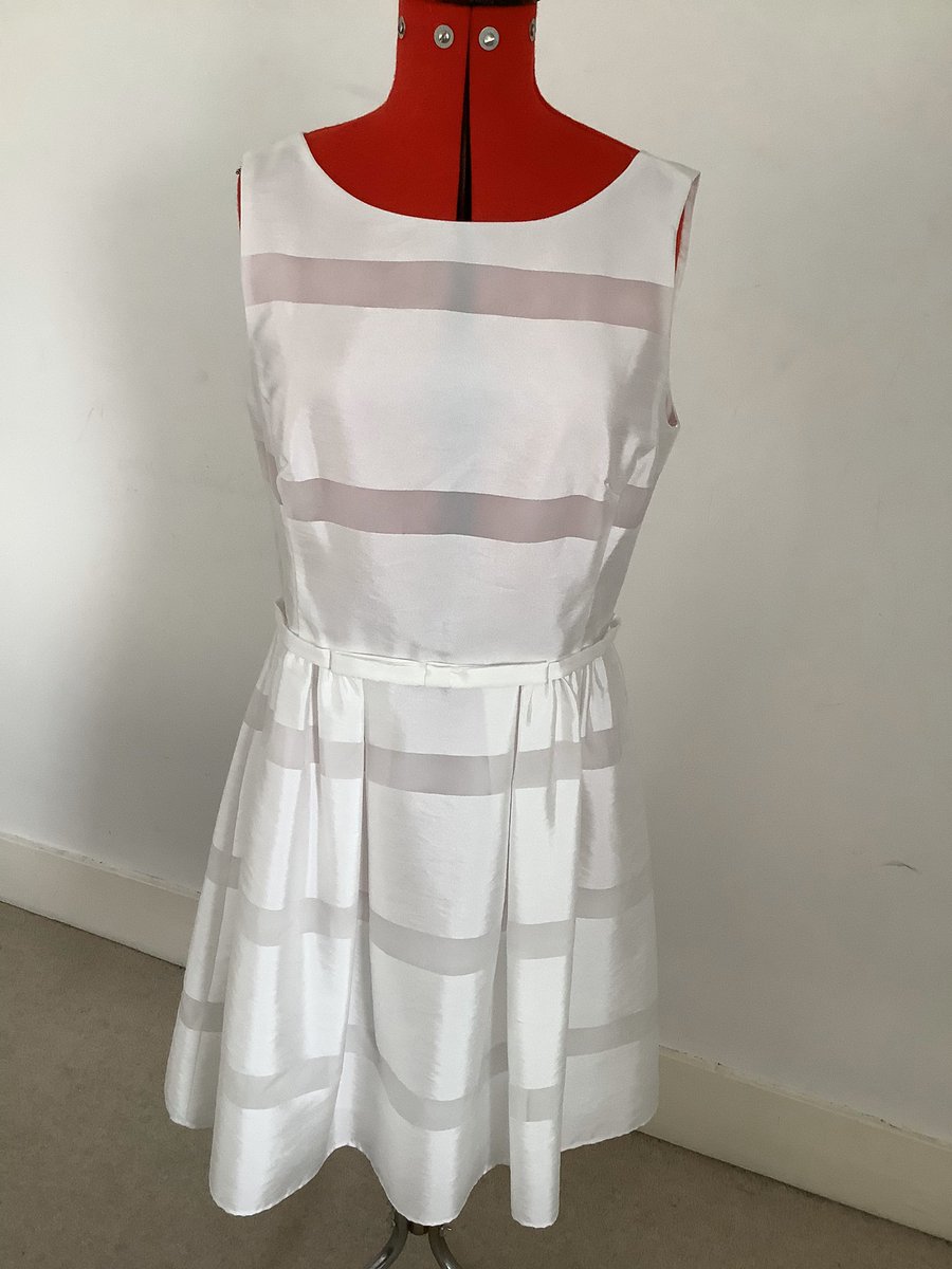 doyouvintage's tweet photo. This would make a fab bridesmaid’s dress. Coming to our fair Sun 15th March @mickjaggercentr in #Dartford #weddinghour #eventhour #vintagefair #1950s #retro #bridesmaid #silk #promdress https://t.co/q2e1wHcuNn