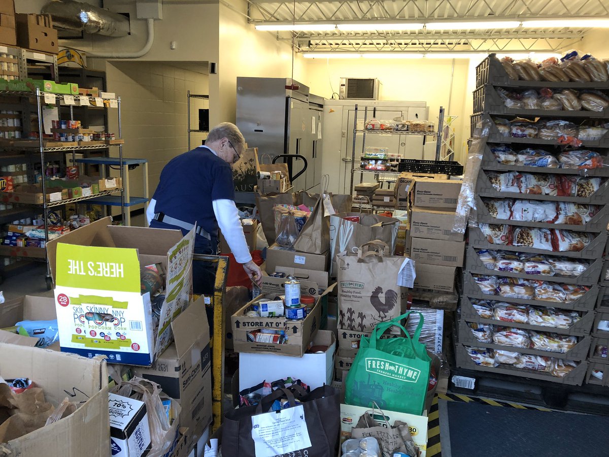 Student Council donating food to the Worthington Resource Pantry! Thanks TWHS students and community for all the donations! #itsworthit