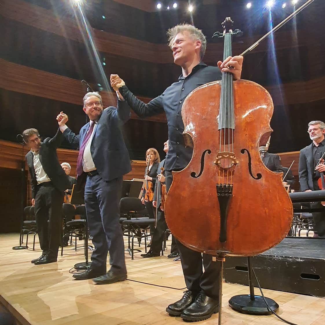 helene_mahln's tweet photo. Superbe 7e #concert du #Festival @PresencesRadio 2020. Bravo à l'@nationaldefce dirigé par #pascalrophé et aux musiciens #albangerhardt #patrickmessina #christellepochet. Oeuvres de #georgebenjamin #juliananderson @daifujikura #boulez .
#paris @Maisondelaradio
📷 @helene_mahln https://t.co/3vbco0oSd7